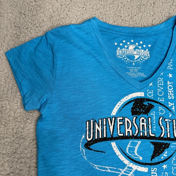 Universal Studios graphic tee blue V neck movie park shirt size S Y2K - Picture 2 of 7